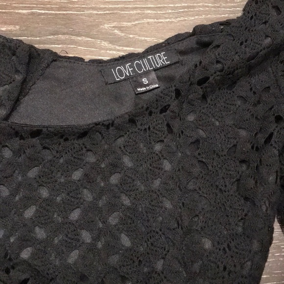 Like New- Long sleeve cropped Top - Picture 8 of 8